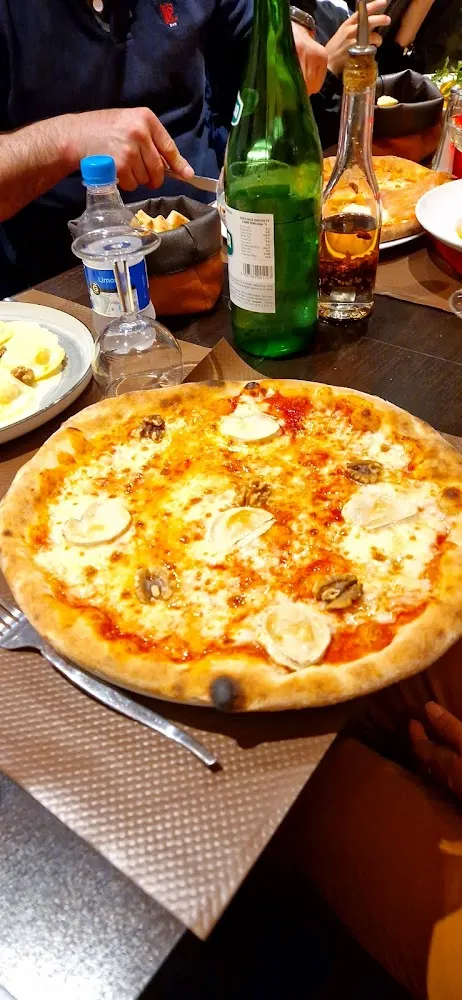 Pizza Aux Noix Et Chèvre
